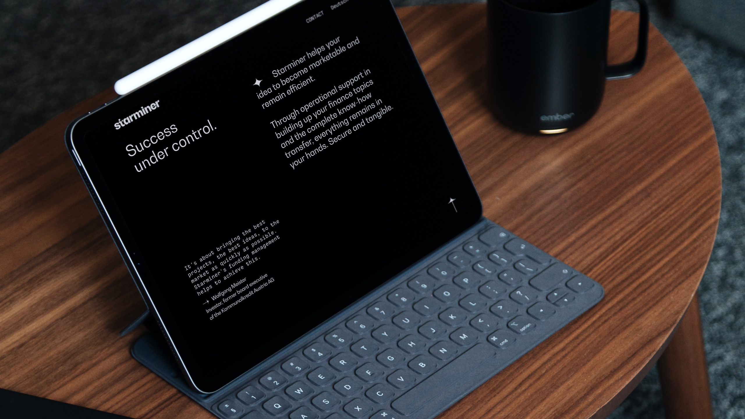 STM-iPad-Pro-Mockups-Volume-02–001-2560