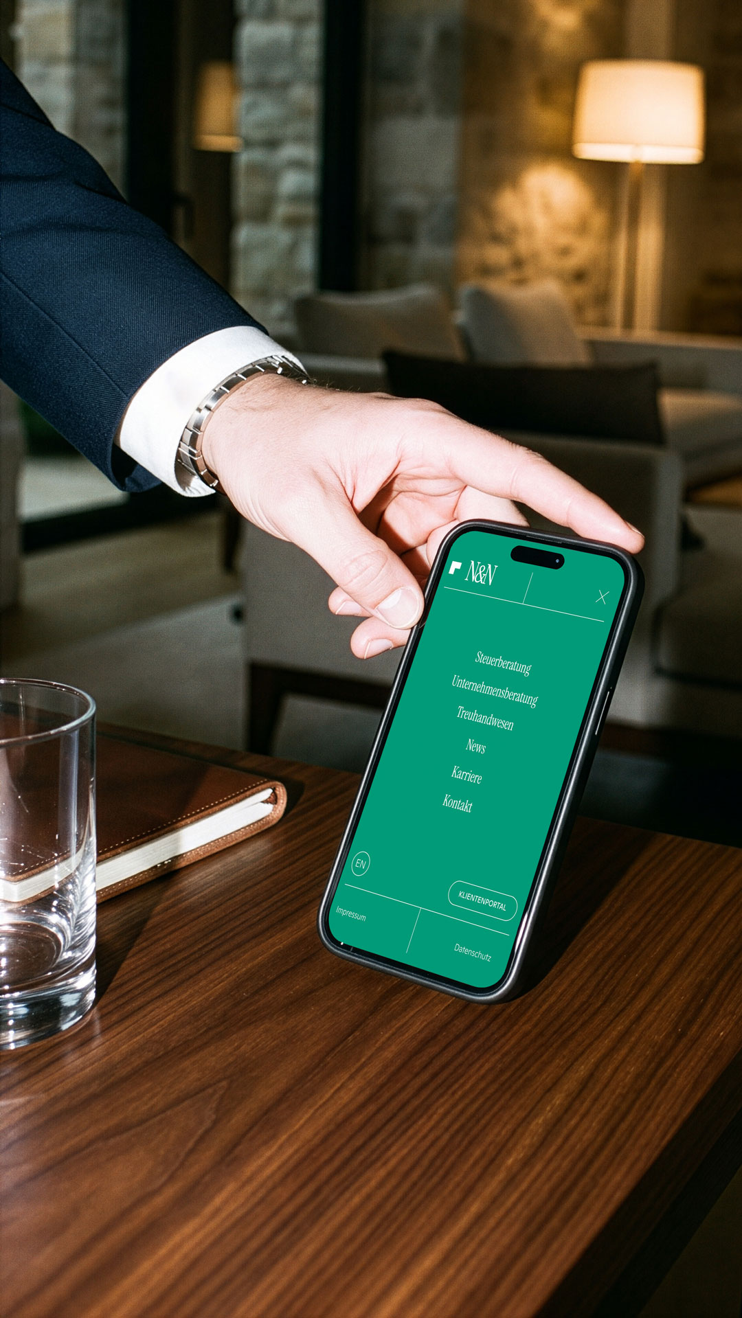 iphone-mockup-luxury-01